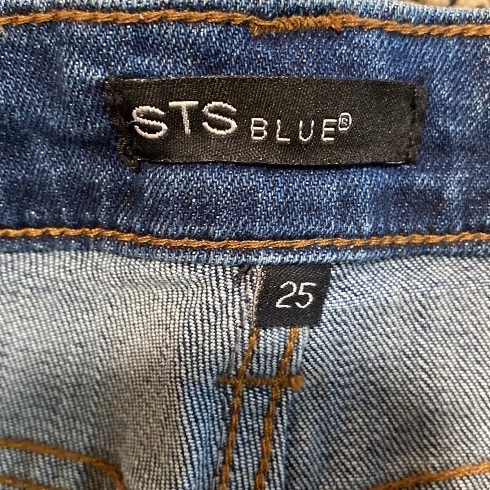 Jean Shorts - Picture 7 of 7